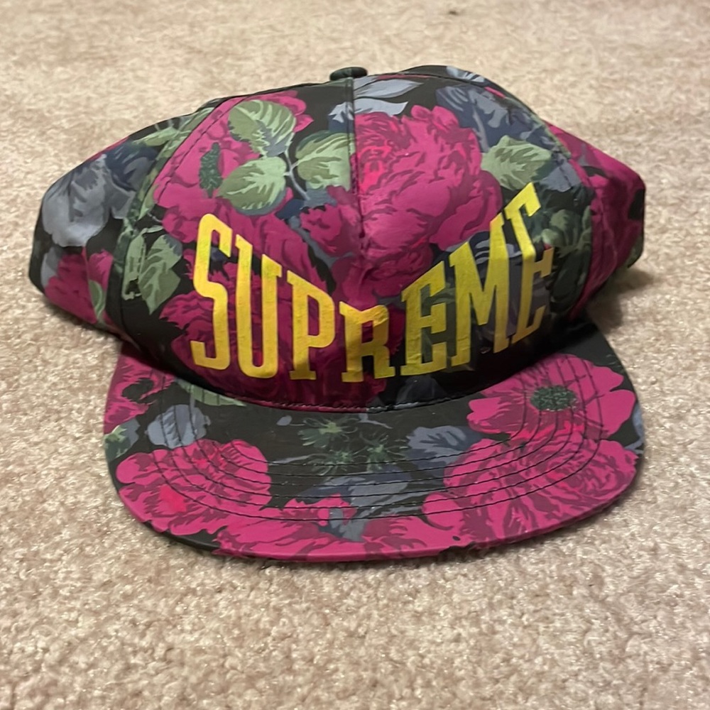 Supreme SS’19 Black 5-Panel Hat, floral